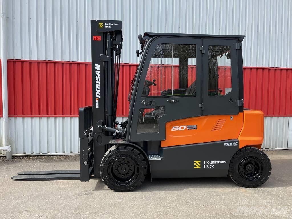 Doosan B 50 X-7 バッテリーフォークリフト