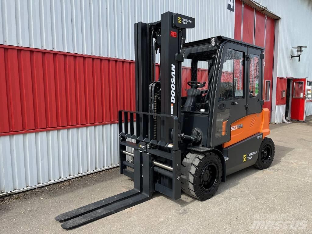 Doosan B 50 X-7 バッテリーフォークリフト