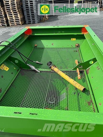 Amazone ZA-X ミネラル散布機