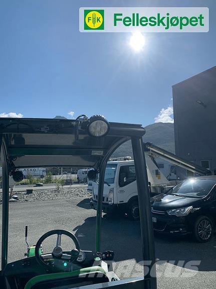 Avant 220 グランド整備機械-その他