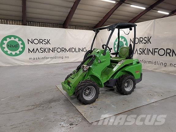 Avant 520 ツールキャリア