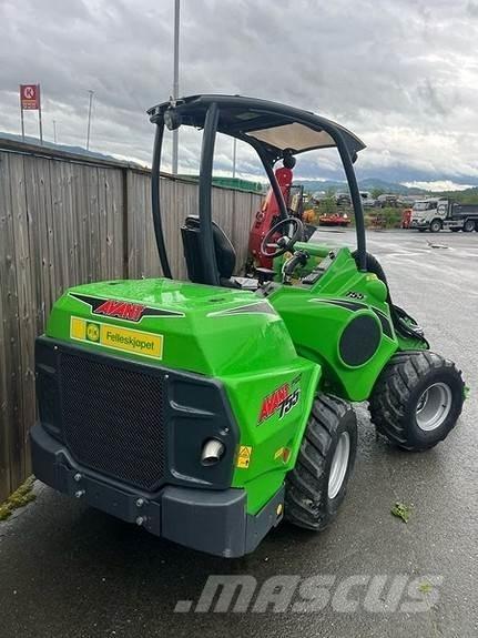 Avant 755i スキッドステアローダー