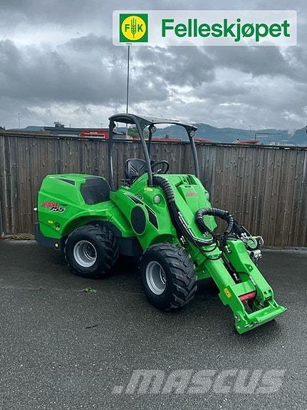 Avant 755i スキッドステアローダー