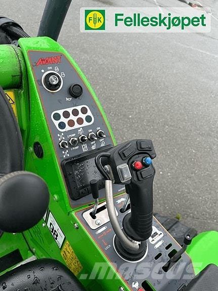 Avant 755i スキッドステアローダー