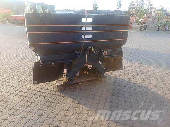 Bogballe L20W plus. ミネラル散布機