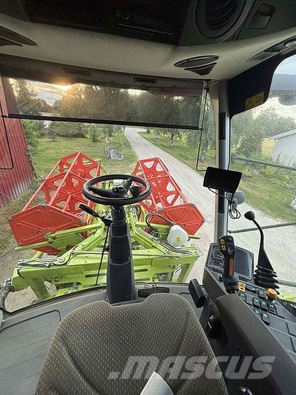 CLAAS Avero 240 コンバイン