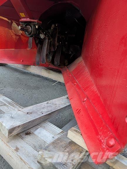 Dalen 2006 その他道路と除雪の機械