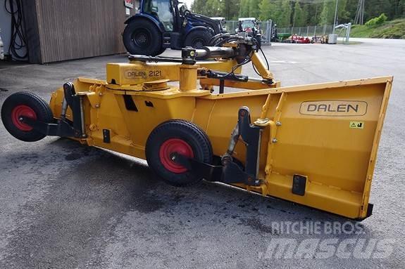 Dalen 2121 その他道路と除雪の機械