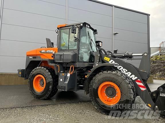 Doosan DL250-7 ホイールローダー・タイヤショベル