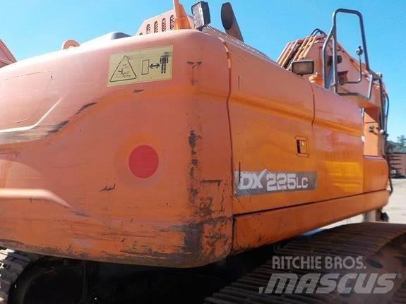 Doosan DX225LC-3 大型油圧ショベル12t以上（パワーショベル・ユンボ）