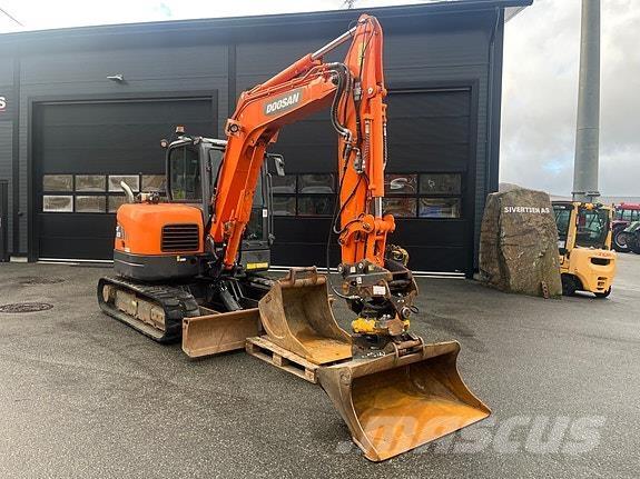 Doosan DX63-3 ミニ油圧ショベル 7t以下（ミニユンボ・ミニディガー）