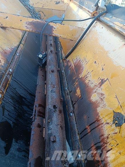 Epoke TKE12-275 砂と塩撒き専用車