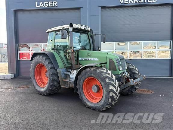 Fendt 712 Favorit トラクター
