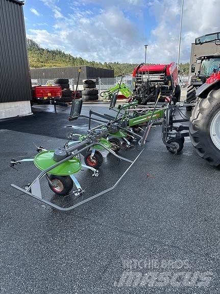 Fendt Lotus 770 ウィンドローア/レーキ