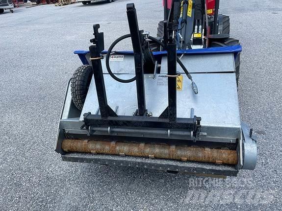  Fjarås 400/1100 その他道路と除雪の機械