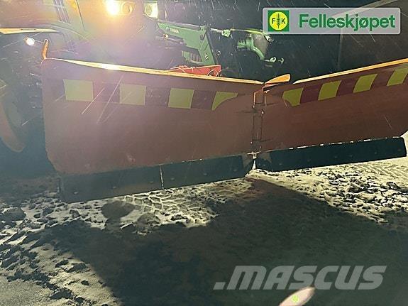 FMG Nivelaura その他道路と除雪の機械