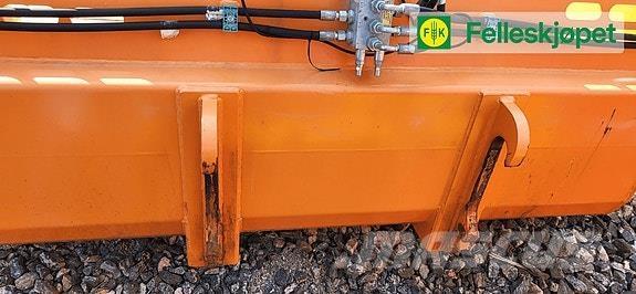 FMG SLK15 その他道路と除雪の機械