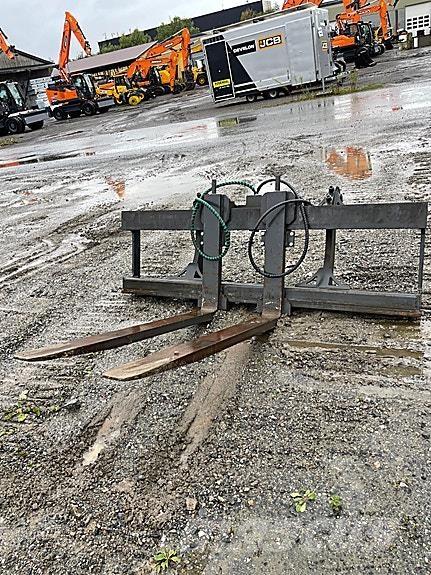 Gjerstad  その他道路と除雪の機械