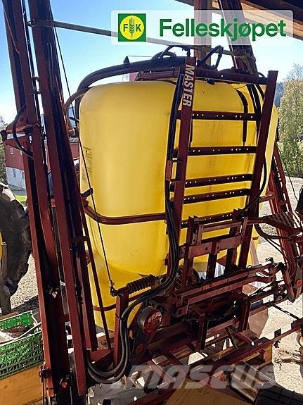 Hardi Master 1000 自走式噴霧器