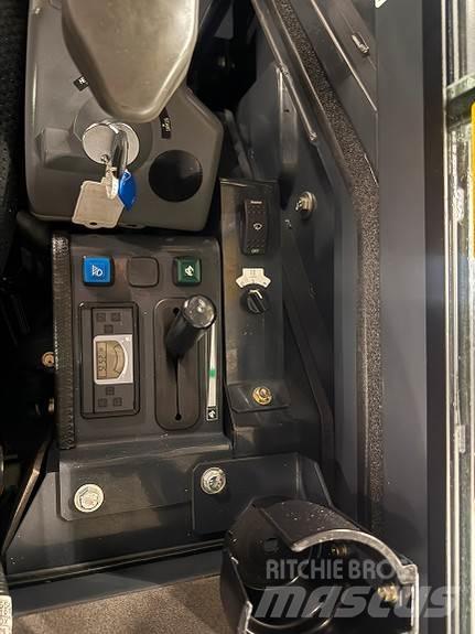 Hitachi ZX26U-6 ミニ油圧ショベル 7t以下（ミニユンボ・ミニディガー）