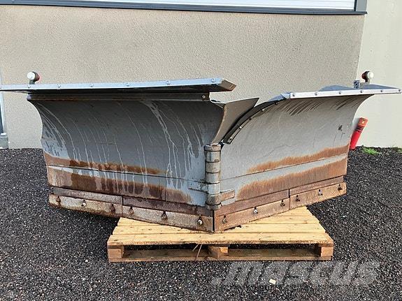 Holms KHV-3.2 スノーブレードとプラウ