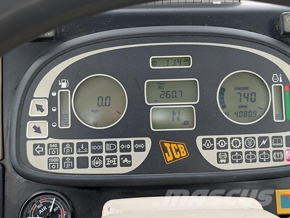 JCB 2135 4WS トラクター