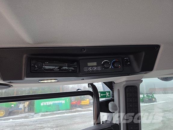 JCB Fastrac 8330 トラクター