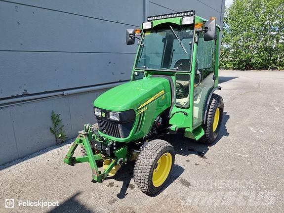 John Deere 2032R トラクター