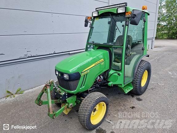 John Deere 2032R トラクター