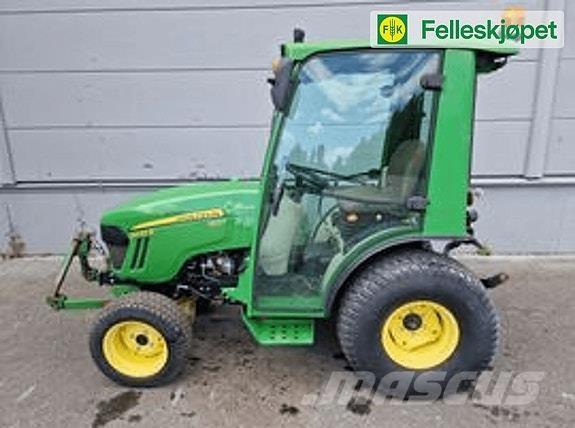 John Deere 2032R トラクター
