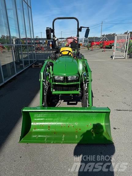 John Deere 3038E トラクター