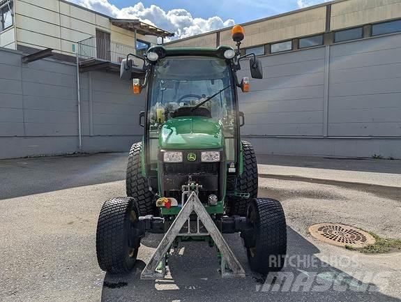 John Deere 4720 トラクター