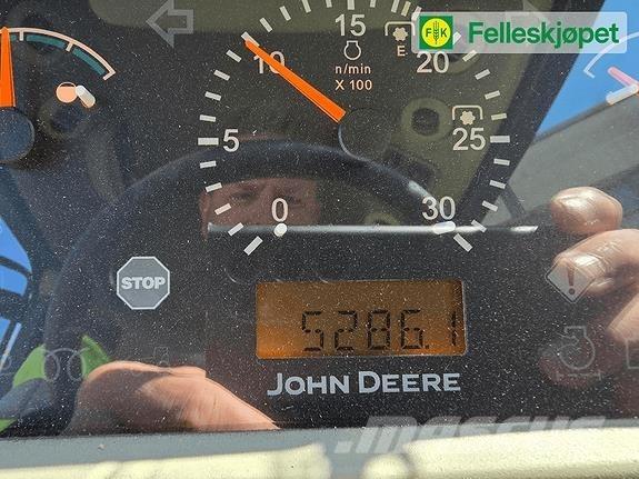 John Deere 4720 トラクター