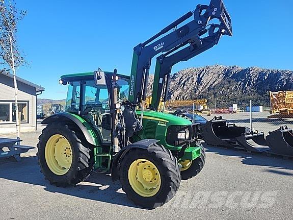 John Deere 5100 R トラクター