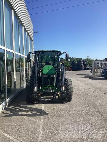 John Deere 5100M トラクター