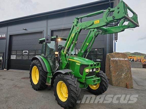 John Deere 5100R トラクター