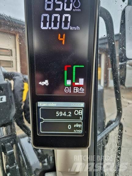 John Deere 6100M トラクター