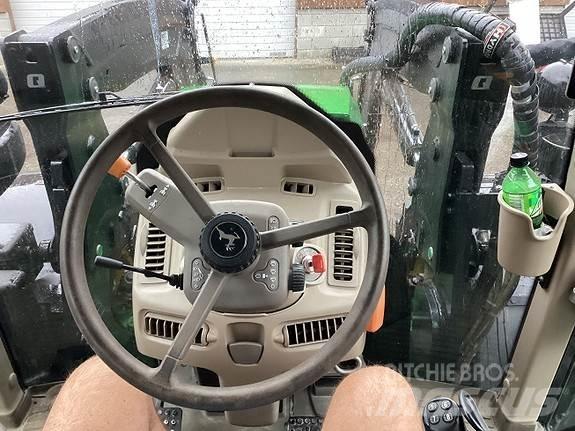John Deere 6100m トラクター