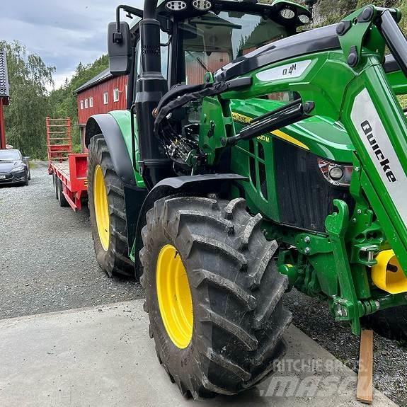 John Deere 6120M トラクター