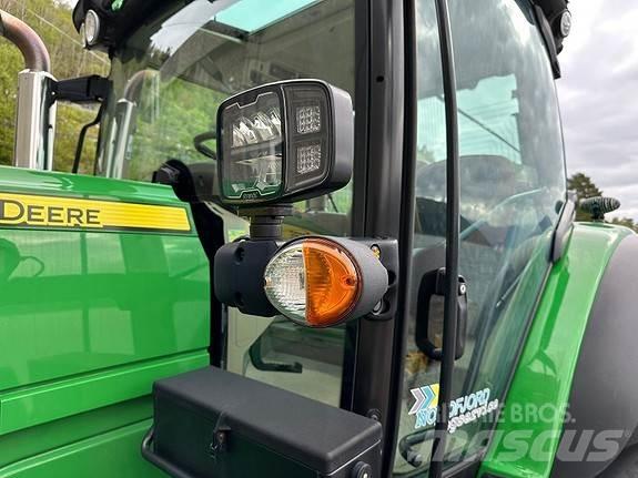 John Deere 6155R トラクター