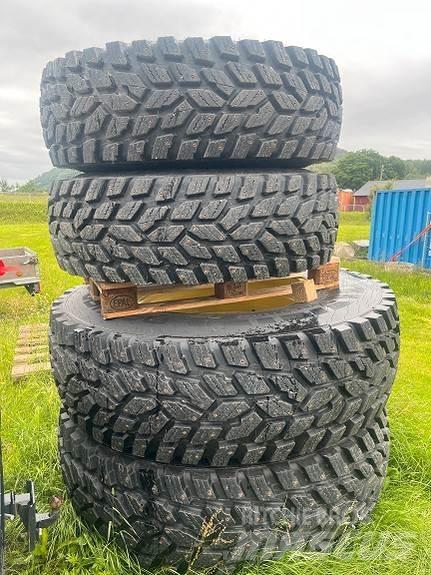 John Deere 6155R トラクター
