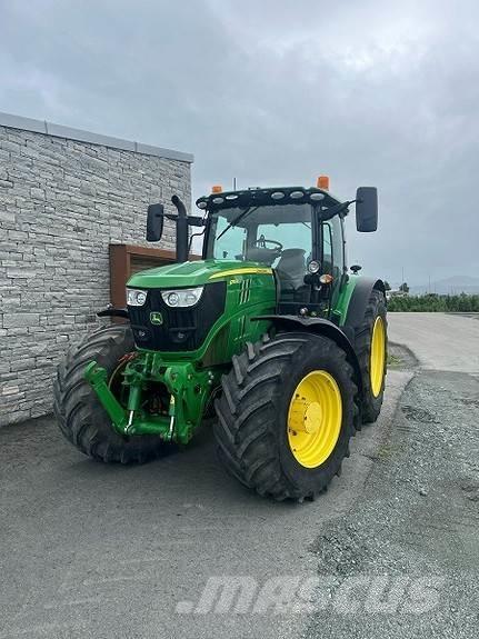 John Deere 6155R トラクター