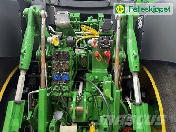 John Deere 6155R トラクター