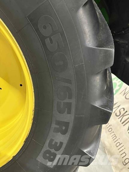 John Deere 6155R トラクター