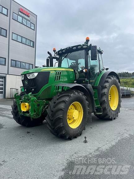 John Deere 6215R トラクター