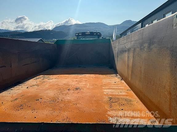 John Deere 6215R トラクター