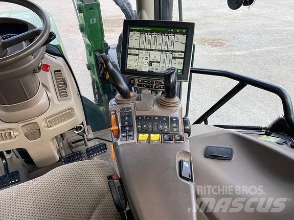John Deere 6215R トラクター