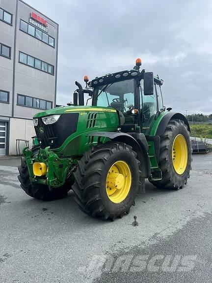 John Deere 6215R トラクター