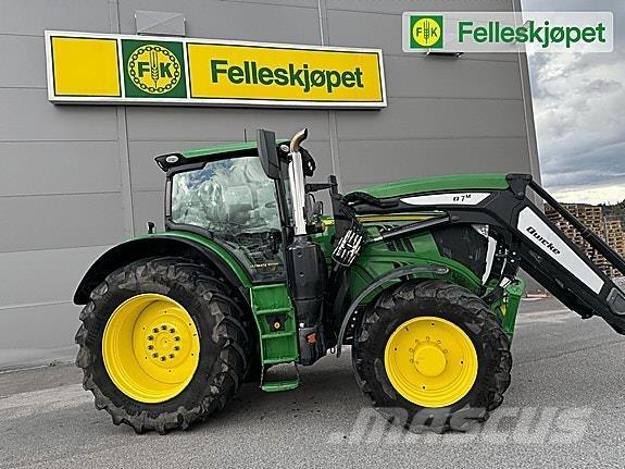 John Deere 6215R トラクター