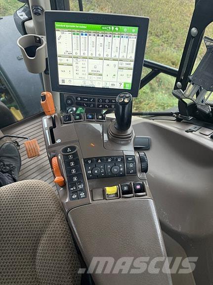 John Deere 6215R トラクター